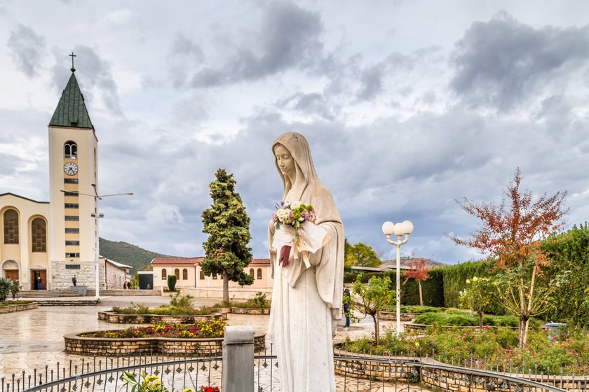 Pielgrzymi jechali pomodlić się do Madonny z Medjugorje w sanktuarium leżącym w Bośni i Hercegowinie