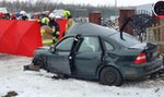 Tragiczny wypadek koło Płońska. Auto uderzyło w ogrodzenie posesji. Nie żyje jedna osoba