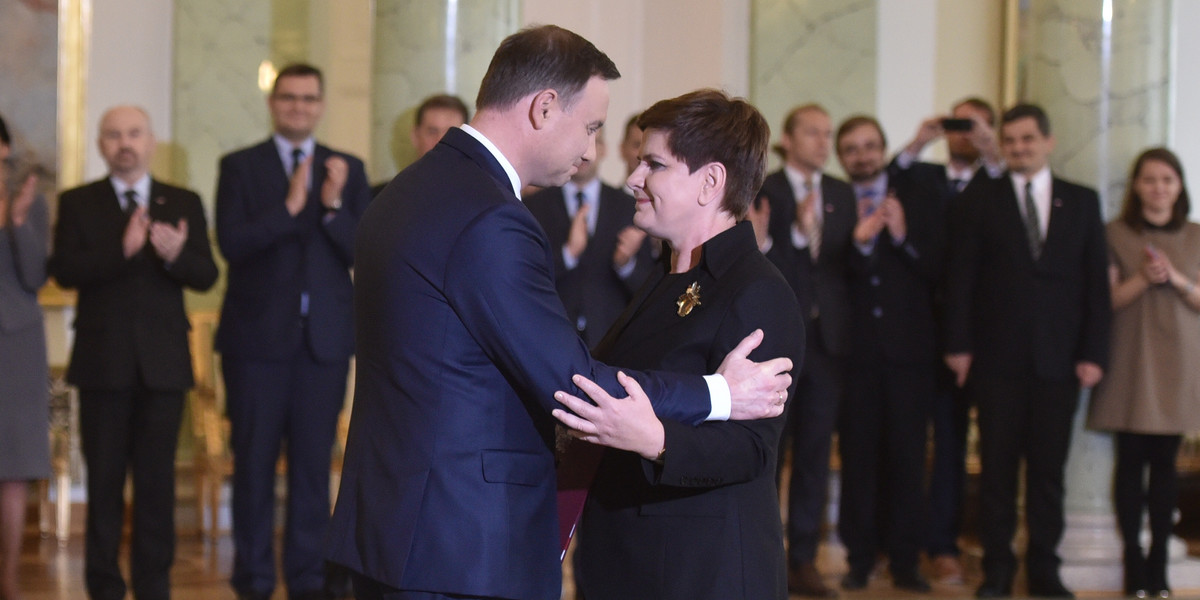 Beata Szydło premierem. Prezydent Duda wręczył nominację