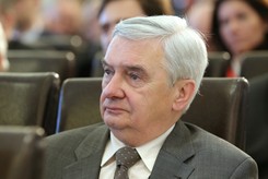 Tadeusz Sznuk świętuje urodziny. Takie wykształcenie ma prowadzący 'Jeden z dziesięciu'