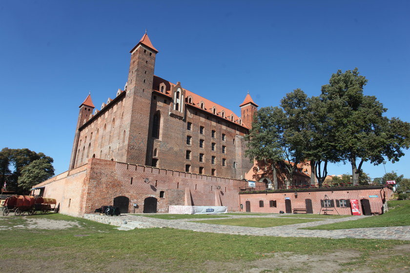 Wakacje z duchami i rycerze