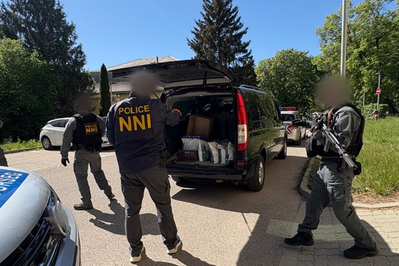 Mađarska policija ZAPLENILA REKORDNU KOLIČINU OD 522 KG KOKAINA! Ulična vrednost je 15 milijardi, evo odakle droga stiže u zemlju