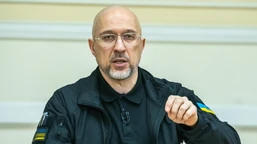 zmiany na szczytach władzy w objętej wojną ukrainie. premier złożył st