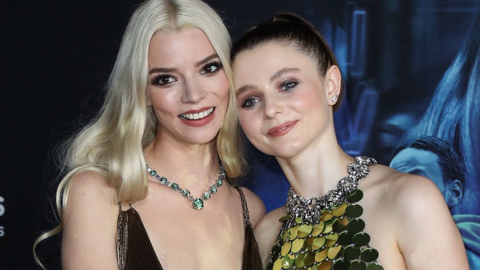 Gwiazdy na premierze filmu "The Last Night in Soho": Anya Taylor-Joy i Thomasin McKenzie 