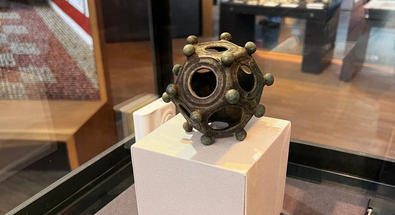 The Norton Disney History and Archaeology Group found an ancient Roman dodecahedron in the Midlands of England.Norton Disney History and Archaeology Group