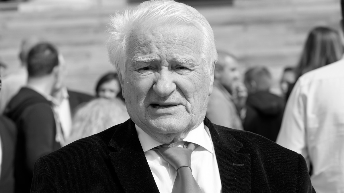 Dragoljub Mićunović