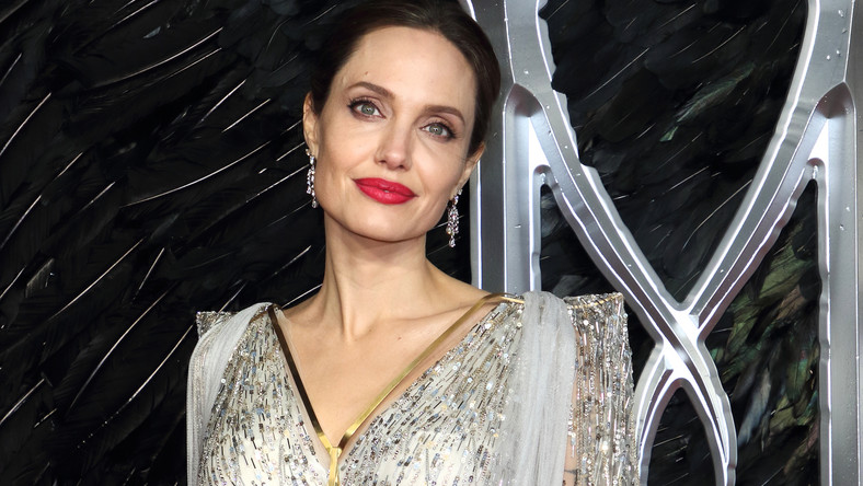 Angelina Jolie przez raka straciła mamę i babcię. Ona też ma gen, który predysponuje ją do raka
