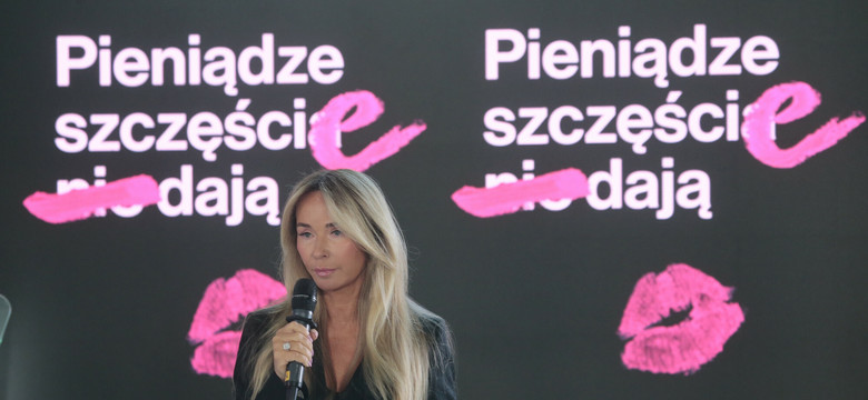 Gwiazdy na premierze książki "Pieniądze szczęścia nie dają" Joanny Przetakiewicz. Przegląd stylizacji