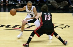 Liga NBA: San Antonio Spurs prowadzą w finale 3:2