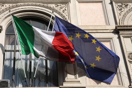 Bruksela otwiera drogę do objęcia Włoch procedurą nadmiernego deficytu