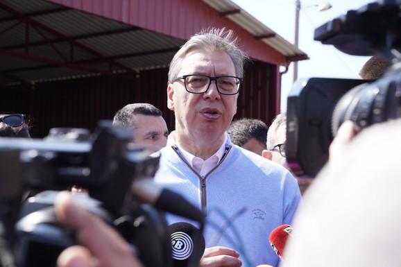 Počinjemo velike infrastrukturne projekte: Vučić obilazi destileriju u Bajinoj Bašti