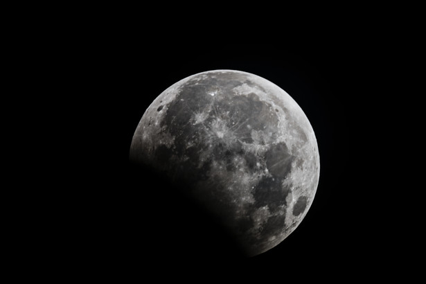 Częściowe zaćmienie Księżyca i pełnia w Byku. To "mieszanka wybuchowa" dla 4 znaków zodiaku