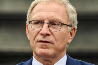 Latos: Pieniędzy w ochronie zdrowia potrzeba więcej, pytanie, gdzie ich szukać [WYWIAD]