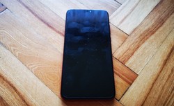 Honor 8X - fantastyczny budżetowy średniak z nowatorskim rozwiązaniem