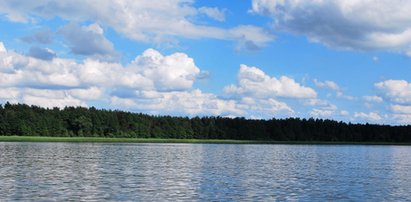 Makabryczne odkrycie nad jeziorem Woświn. Kto mógł to zrobić?