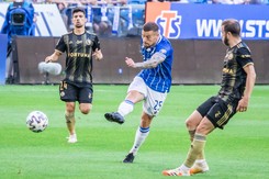 Szlagier w Warszawie. Mecz Legia - Lech w cieniu pandemii