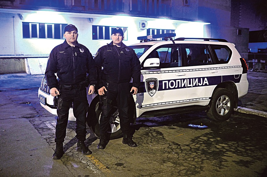 Vođa tima i pripadnik interventne pre akcije