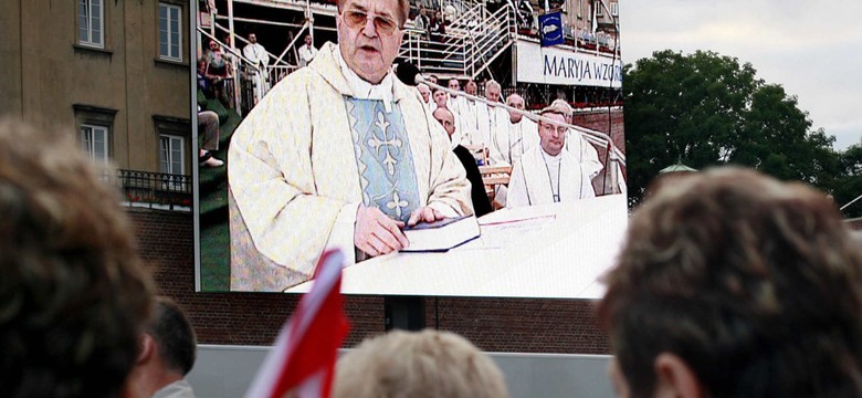 Ojciec Rydzyk napędza klientów SKOK-om