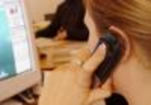 Stawki hurtowe telefonii komórkowej, tzw. MTR-y, powinny być obniżane przez Urząd Komunikacji Elektronicznej co najmniej do 2012 r. Dzięki dotychczasowym obniżkom spadały ceny detaliczne połączeń - wynika z raportu firmy Audytel, który w poniedziałek opublikował UKE.