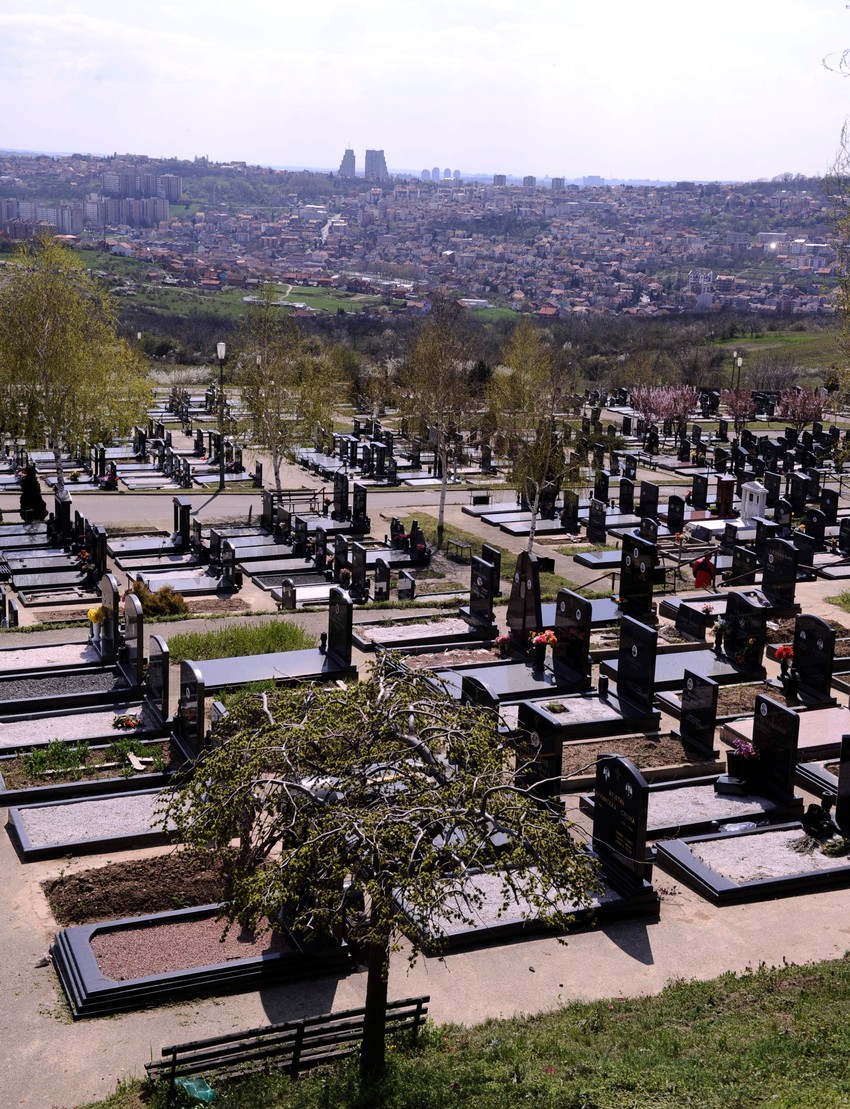 Nestašica čak i na grobljima