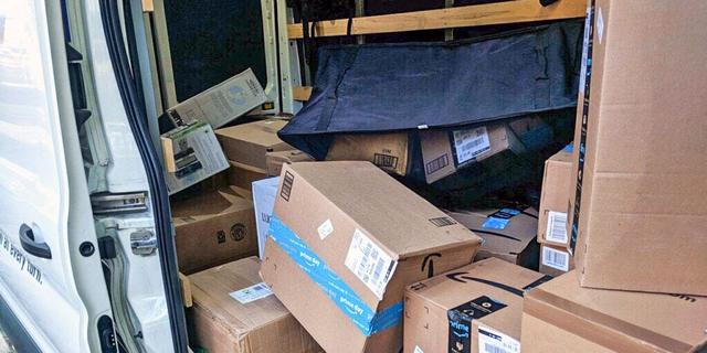 An Amazon driver quit in frustration in a tweet and abandoned a van full of  packages at a gas station | Pulse Uganda