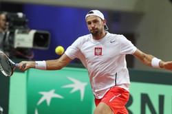 Łukasz Kubot przegrał z Lleytonem Hewittem w Pucharze Davisa