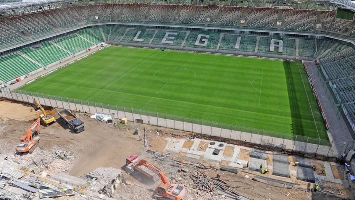 17 listopada 2010 roku Legia obchodzi drugą rocznicę rozpoczęcia prac budowlanych na nowym stadionie. 24 miesiące temu na obiekt przy Łazienkowskiej 3 wjechały pierwsze koparki. W ciągu dwóch lat w miejscu starej budowli powstał jeden z najnowocześniejszych i najpiękniejszych stadionów w Europie.