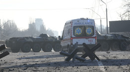 Civileket szállító buszra lőttek az oroszok, halálos áldozat is van – Az orosz katonáknak már gázálarcokat osztanak