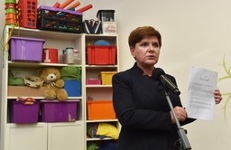 Szydło zaprezentowała projekt ustawy o zniesieniu obowiązku szkolnego dla sześciolatków