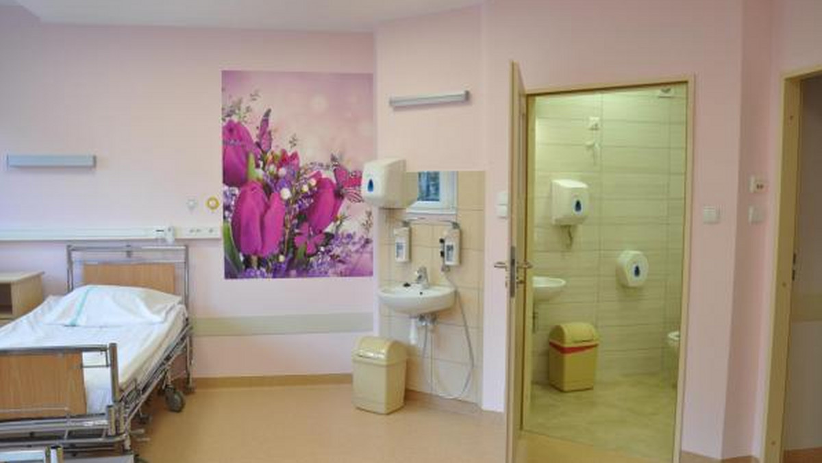 Znacznie polepszyły się warunki dla rodzących kobiet i ich dzieci w Szpitalu Morskim im. PCK w Gdyni. Za prawie milion złotych zmodernizowano sale, łazienki i gabinety zabiegowe.