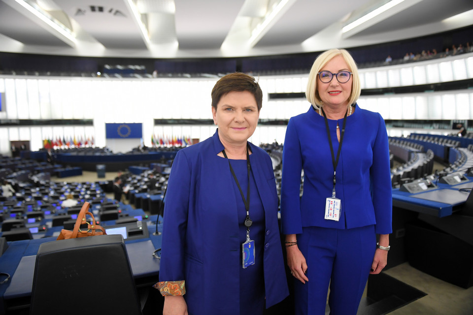 Beata Szydło i Joanna Kopcińska