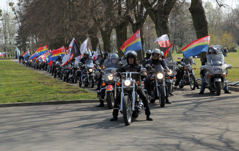 Motocykliści z klubu "Nocne Wilki" sympatyzującego z prezydentem Władimirem Putinem deklarują zamiar odwiedzania miejsc historycznych
