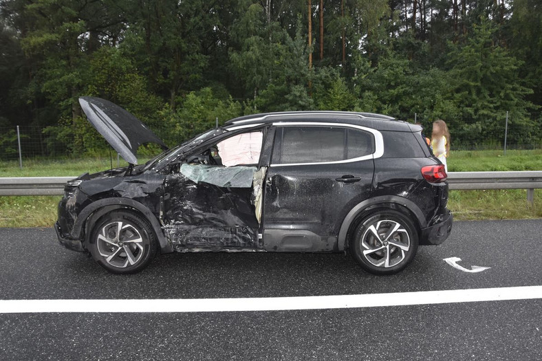 Nieodpowiedzialne zachowanie kierowców w czasie burzy mogło spowodować tragedię