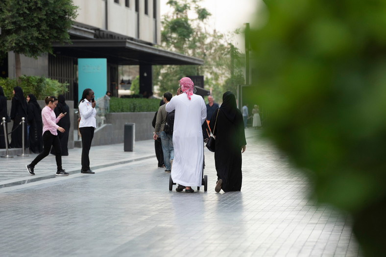 Rodzina na spacerze w Dubaju