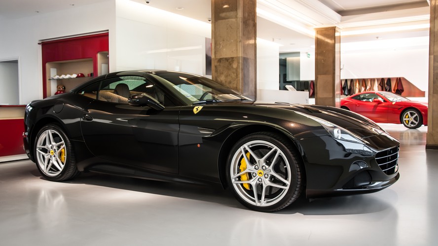 Ferrari California T - podwójnie doładowany silnik V8 o pojemności 3,9 l. Moc - 560 KM