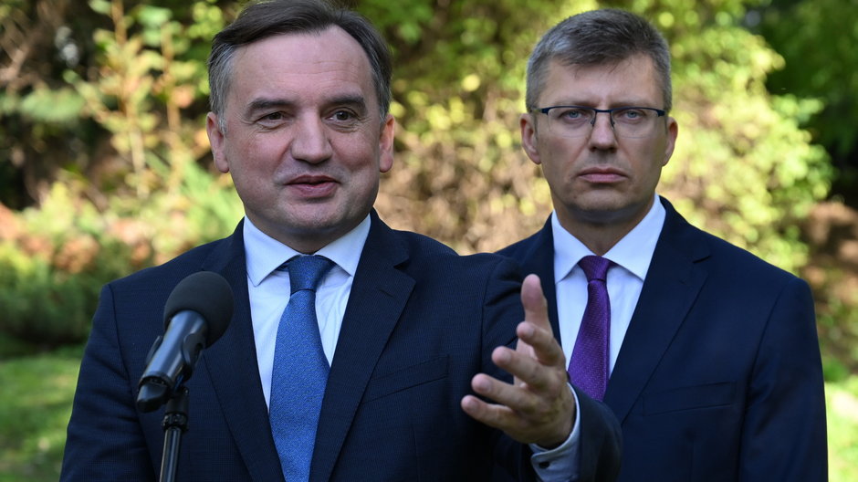 Politycy Suwerennej Polski Zbigniew Ziobro i Marcin Warchoł w czasie kampanii wyborczej