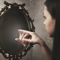 Mitől fél a nárcisztikus? Erősnek látszik, de belül ettől retteg a legjobban