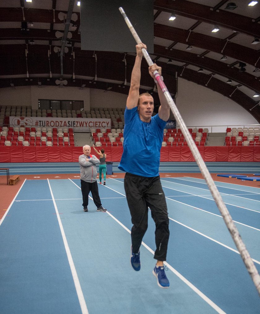 Piotr Lisek. Lekkoatletyka. trening. 2017.12.07