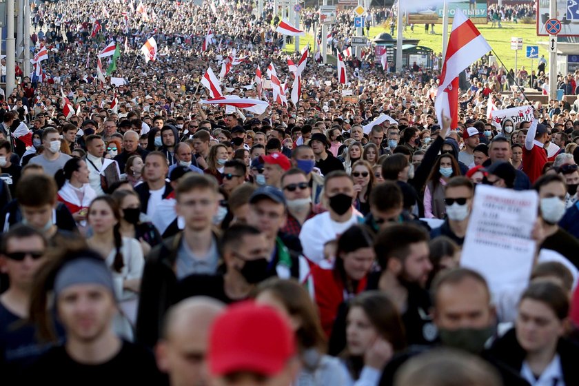 Tysiące ludzi na białoruskich ulicach. Są kolejne zatrzymania