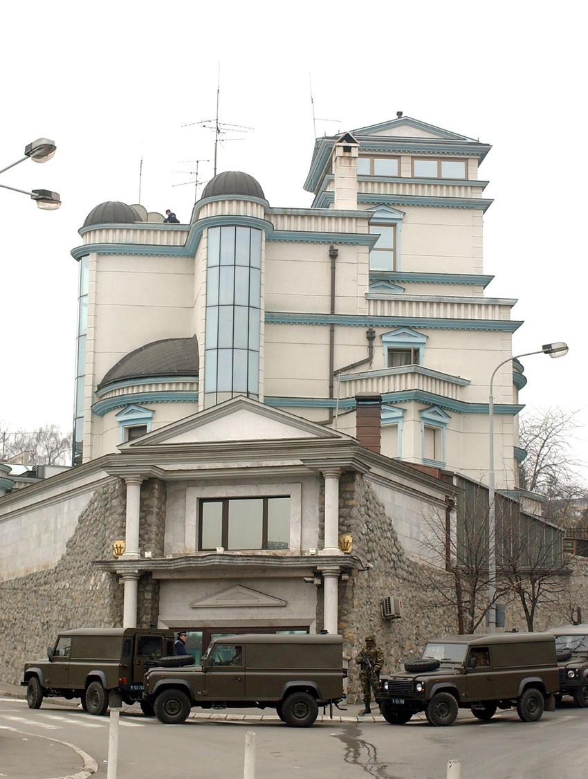 Pretres: Tražili umetničke predmete, a zaplenili ključ od sefa