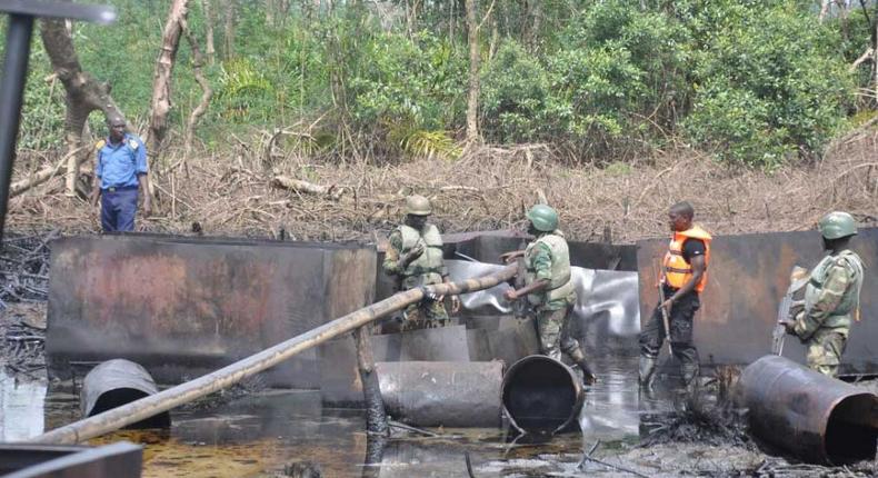 Military destroys 109 illegal refining site, arrests oil thieves. [guardian]