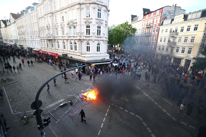 Uliczne walki w Hamburgu