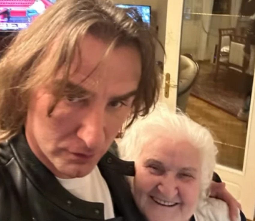 Željko MItrović sa majkom Milkom