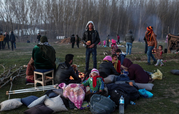 Grecja: Zamieszki na granicy z Turcją. Policja znów użyła gazu wobec migrantów