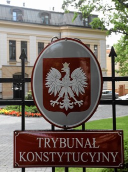 Trybunał Konstytucyjny: Sędziowie mogą pracować dłużej bez dodatkowego wynagrodzenia za nadgodziny