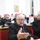 Kardynał Henryk Gulbinowicz (C) i bp Henryk Ciereszko (P) podczas obrad w ramach 378. Zebrania Plenarnego Konferencji Episkopatu Polski,