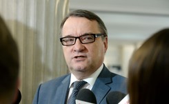 Biernacki o SOP: Polityków wożą młodzi kierowcy, którzy nie wiedzą, jak wyłączyć 'bomby' w samochodzie [ROZMOWA]