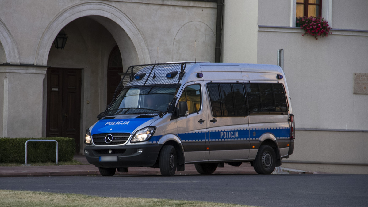 Młody rowerzysta zderzył się w centrum Włocławka z samochodem osobowym. W wyniku wypadku młodzieniec ze złamaną nogą trafił do szpitala.