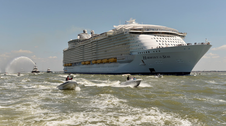 A Harmony of the Seas a világ legnagyobb óceánjárója - Fotó: AFP