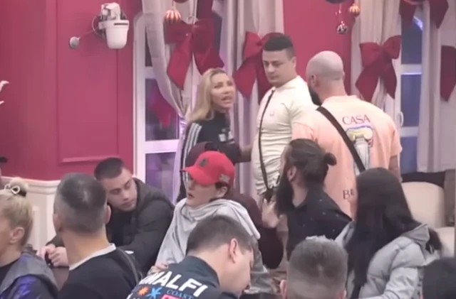 HAOS ZBOG INTIMNOG SNIMKA ANELI I ASMINA! Luka se zaleteo, jedva ga obuzdali (VIDEO)